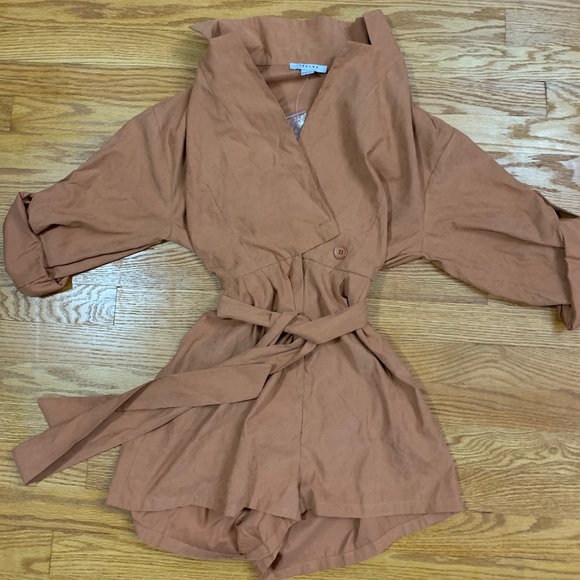 Romper - Picture 1 of 6